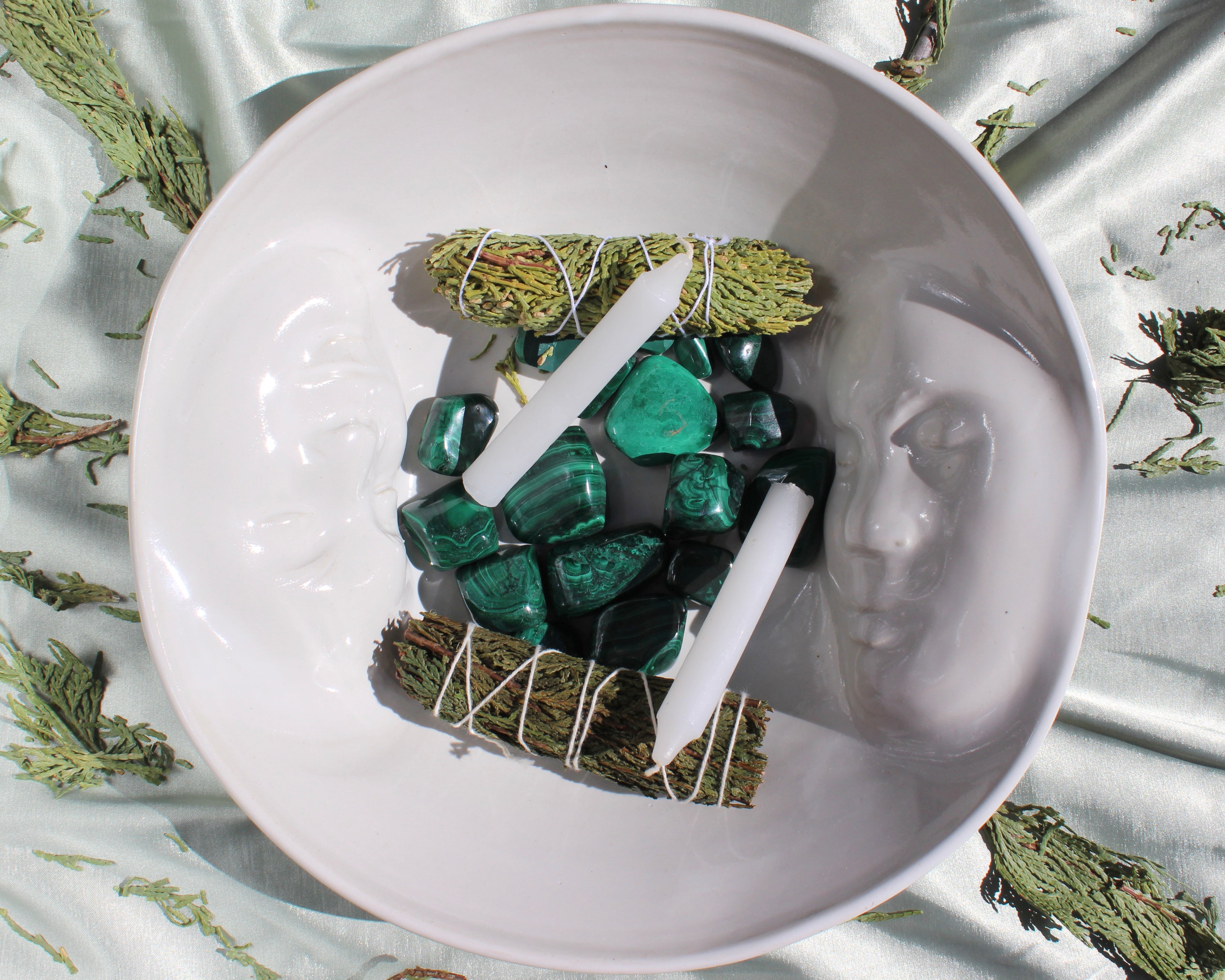 Malachite tumbled, malachite crystal, malachite benefits, malachite tumbled stone, small malachite, large malachite, selenite wand
