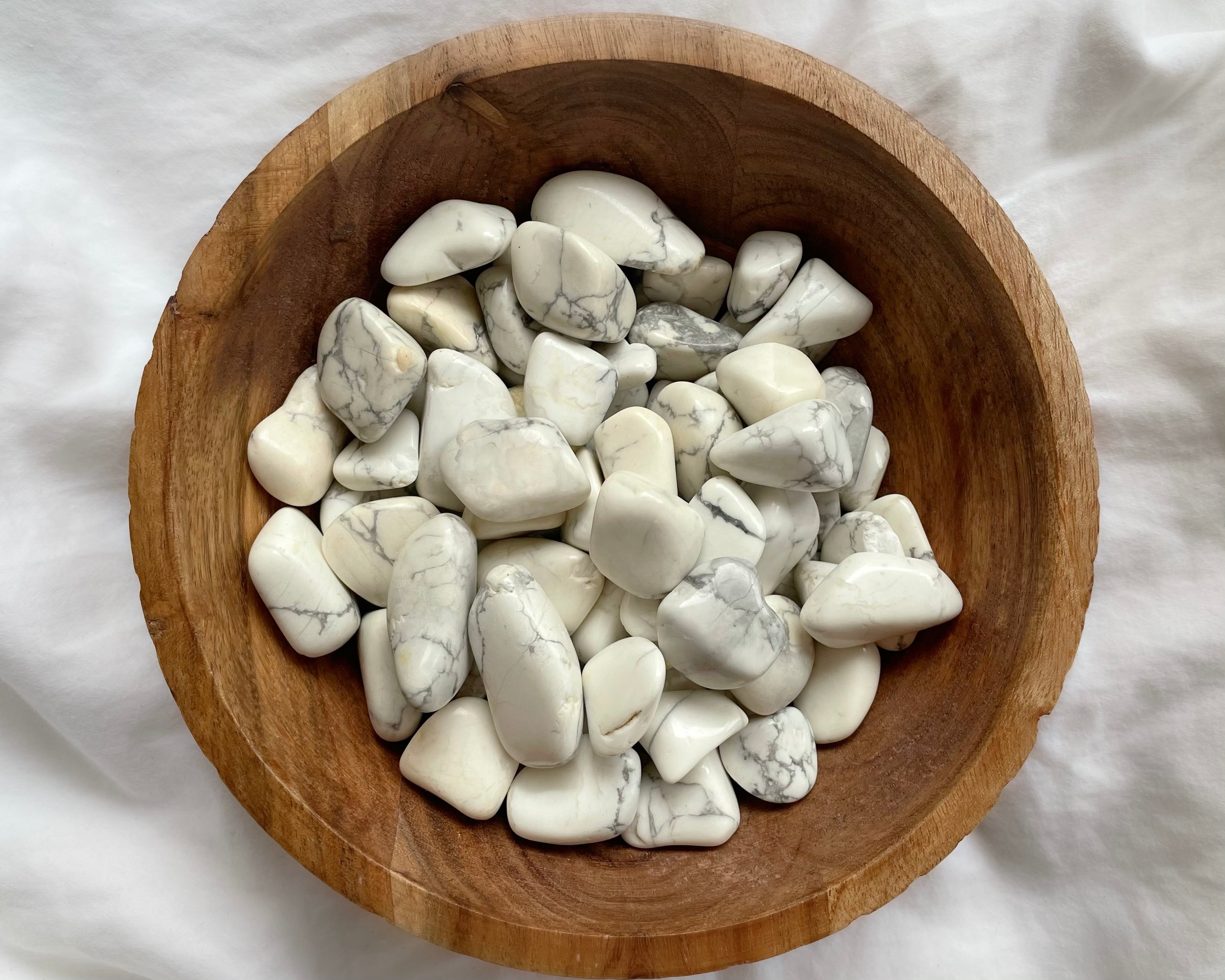 White Howlite Tumbled Stones 20-30mm